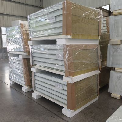 品質  A-Class PU Foam Sandwich Panels 50mm Thermal Insulation 工場