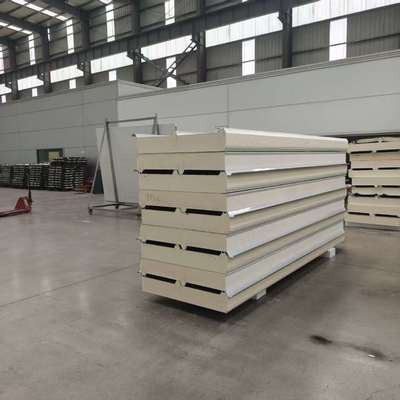 品質  Roof panels with the polyisocyanurate (PIR) rigid foam core  工場