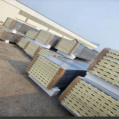 持続可能で防火建築のためのカスタマイズ可能なPUサンドイッチ屋根パネル