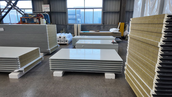 高強度PUサンドイッチパネル 防水性 熱隔熱性