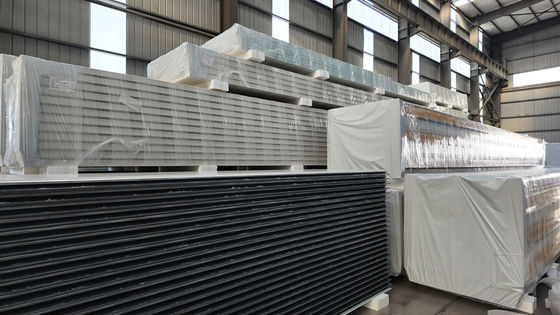 パーソナライズされたPUサンドイッチ壁パネル 防水 エネルギー-様々な長さの建設ソリューション