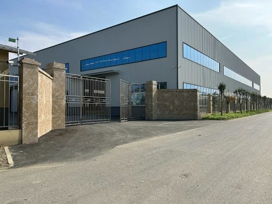 厳酷 な 環境 で 強さ と 耐久性 を 得る 高耐久 性 の 圧縮 金属 板