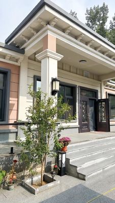 優れた断熱性とカスタマイズ可能な表面処理を備えたプレミアムAl-Mg-Mn合金長城屋根パネル