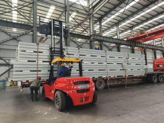 高潔度な環境のために調整可能な厚さを持つ音絶防火クリーンルームサンドイッチパネル