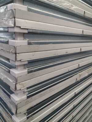 高潔度環境のためのカスタマイズ可能な厚さを持つ防火および防水クリーンルームサンドイッチパネル