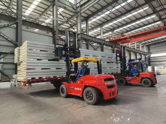 産業用建物のための優れた音声と熱隔熱を備えた耐腐蝕PIR屋根パネル