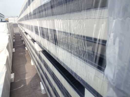 産業用建物のための優れた音声と熱隔熱を備えた耐腐蝕PIR屋根パネル